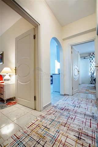 شقة مؤثثة في وسط منطقة محمودلار في ألانيا