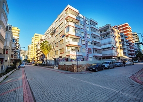 شقة مؤثثة في وسط منطقة محمودلار في ألانيا