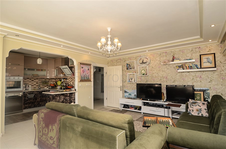 دوبلكس مؤثثة بإطلالات ساحرة في منطقة محمودلار من لانيا