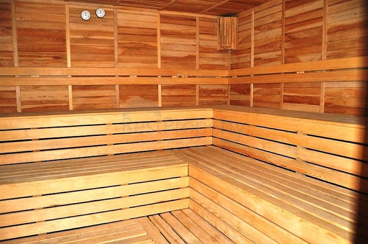 دوبلكس مؤثثة بإطلالات ساحرة في منطقة محمودلار من لانيا