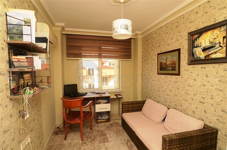 دوبلكس مؤثثة بإطلالات ساحرة في منطقة محمودلار من لانيا