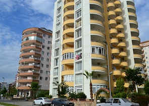 دوبلكس مؤثثة بإطلالات ساحرة في منطقة محمودلار من لانيا