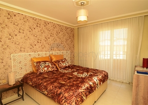 دوبلكس مؤثثة بإطلالات ساحرة في منطقة محمودلار من لانيا