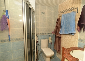 دوبلكس مؤثثة بإطلالات ساحرة في منطقة محمودلار من لانيا