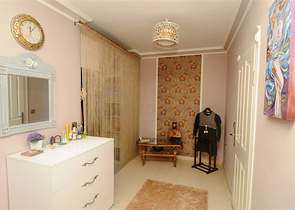 دوبلكس مؤثثة بإطلالات ساحرة في منطقة محمودلار من لانيا