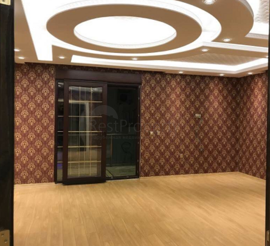 فيلا فاخرة مع بركة سباحة خاصة في في كيمير