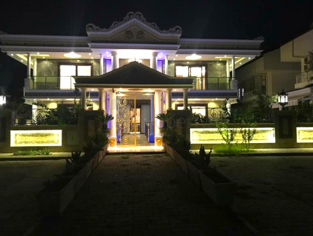 فيلا فاخرة مع بركة سباحة خاصة في في كيمير