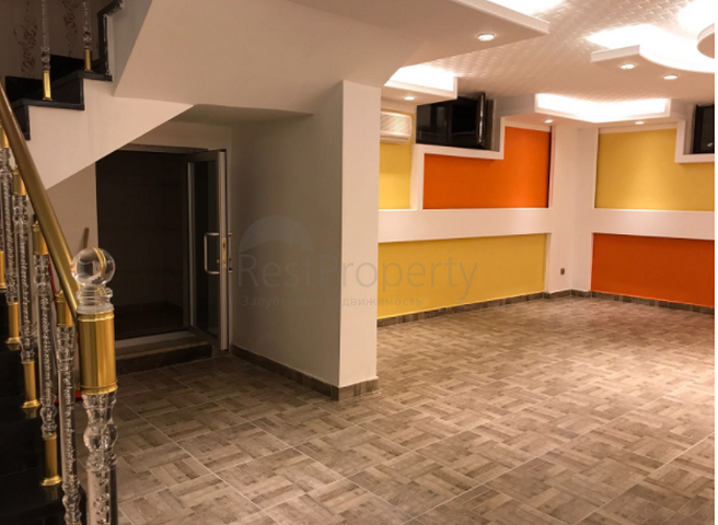 فيلا فاخرة مع بركة سباحة خاصة في في كيمير