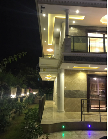 فيلا فاخرة مع بركة سباحة خاصة في في كيمير