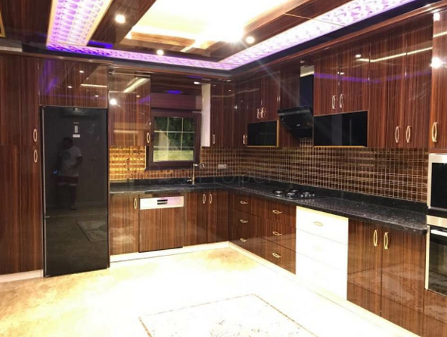 فيلا فاخرة مع بركة سباحة خاصة في في كيمير