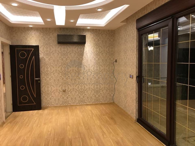 فيلا فاخرة مع بركة سباحة خاصة في في كيمير