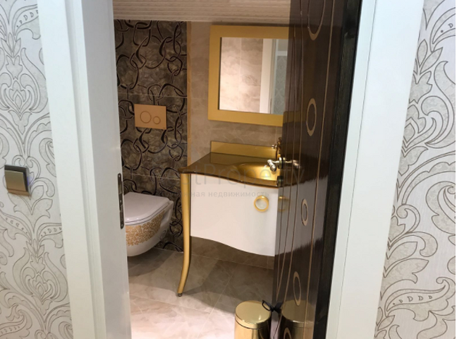 فيلا فاخرة مع بركة سباحة خاصة في في كيمير