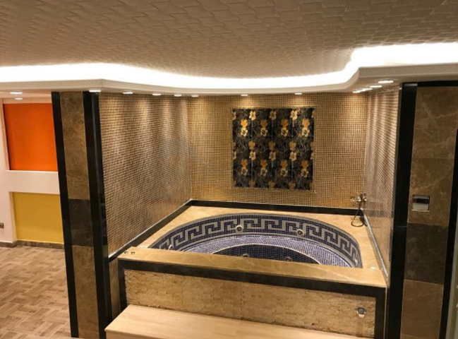 فيلا فاخرة مع بركة سباحة خاصة في في كيمير