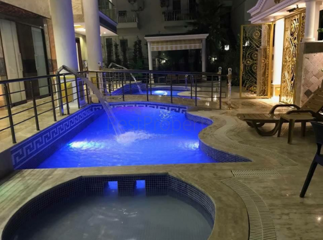 فيلا فاخرة مع بركة سباحة خاصة في في كيمير