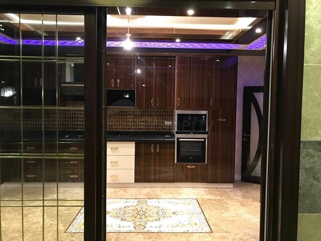 فيلا فاخرة مع بركة سباحة خاصة في في كيمير