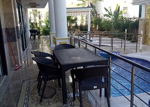 فيلا فاخرة مع بركة سباحة خاصة في في كيمير