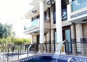 فيلا فاخرة مع بركة سباحة خاصة في في كيمير