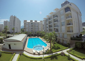 شقة مؤثثة في منطقة كونيالتي من مدينة أنطاليا