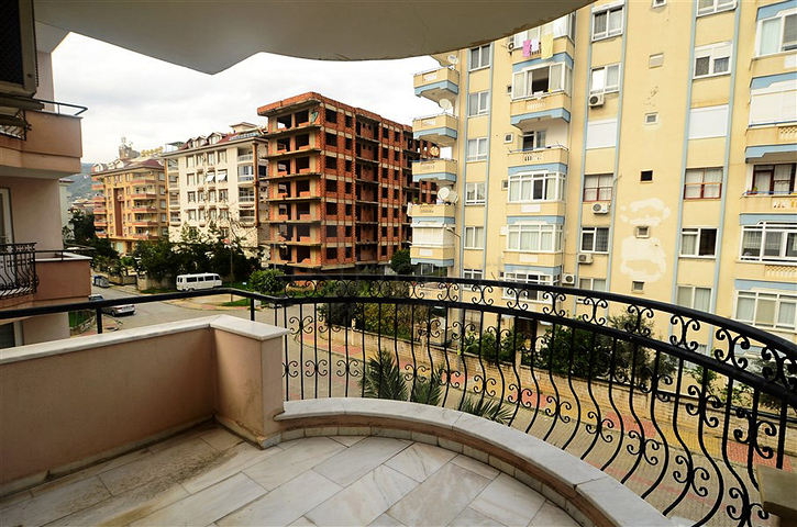 شقة مفروشة - تصميم غرفتين وصالة - في اوبا / الانيا 