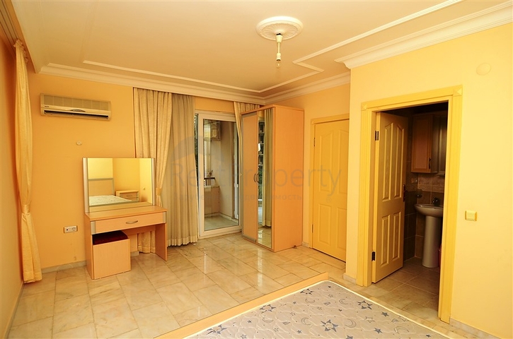 شقة مفروشة - تصميم غرفتين وصالة - في اوبا / الانيا 