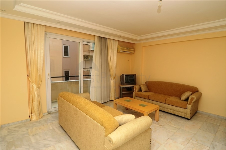 شقة مفروشة - تصميم غرفتين وصالة - في اوبا / الانيا 