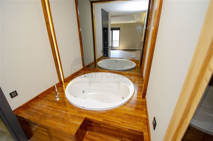 4 + 2 و 5 + 1 فلل ضمن مجمع  في أنطاليا