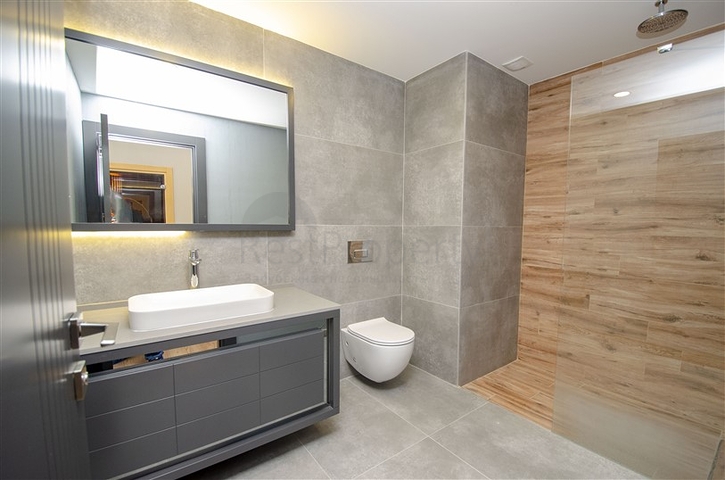 4 + 2 و 5 + 1 فلل ضمن مجمع  في أنطاليا