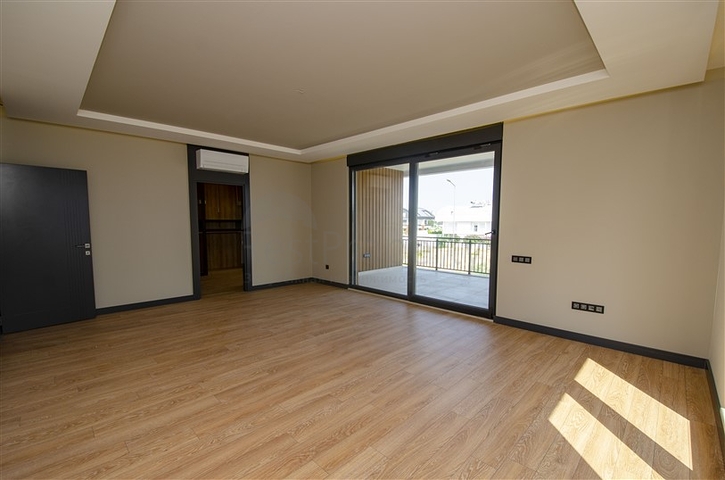 4 + 2 و 5 + 1 فلل ضمن مجمع  في أنطاليا