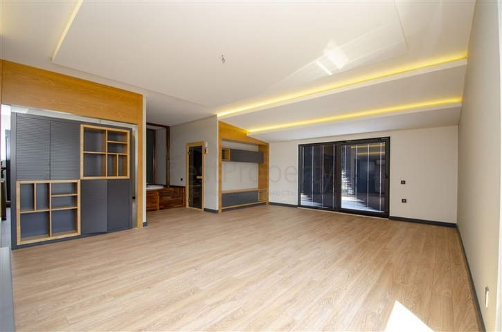 4 + 2 و 5 + 1 فلل ضمن مجمع  في أنطاليا