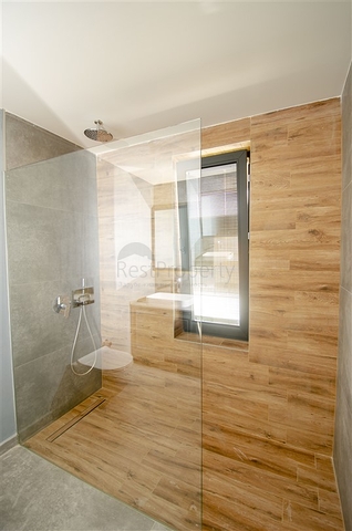 4 + 2 و 5 + 1 فلل ضمن مجمع  في أنطاليا