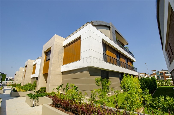 4 + 2 و 5 + 1 فلل ضمن مجمع  في أنطاليا