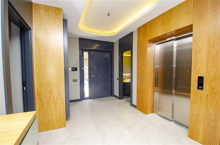 4 + 2 و 5 + 1 فلل ضمن مجمع  في أنطاليا