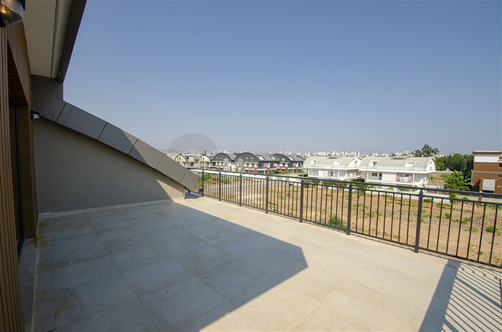 4 + 2 و 5 + 1 فلل ضمن مجمع  في أنطاليا