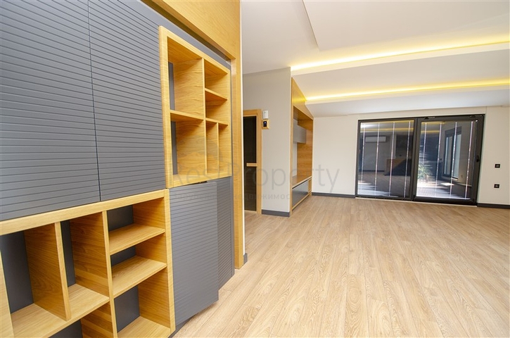 4 + 2 و 5 + 1 فلل ضمن مجمع  في أنطاليا