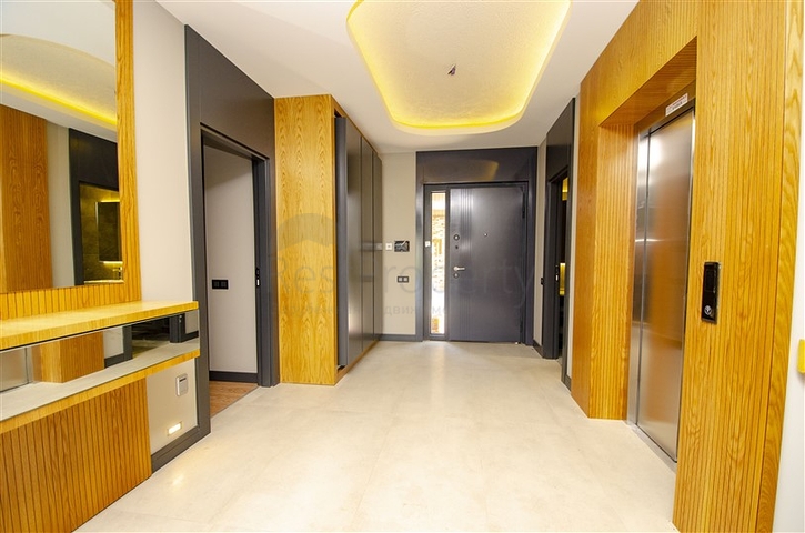 4 + 2 و 5 + 1 فلل ضمن مجمع  في أنطاليا