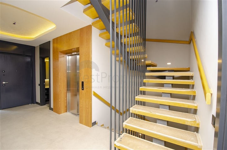 4 + 2 و 5 + 1 فلل ضمن مجمع  في أنطاليا