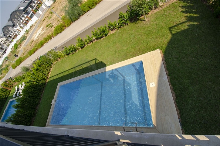 4 + 2 و 5 + 1 فلل ضمن مجمع  في أنطاليا