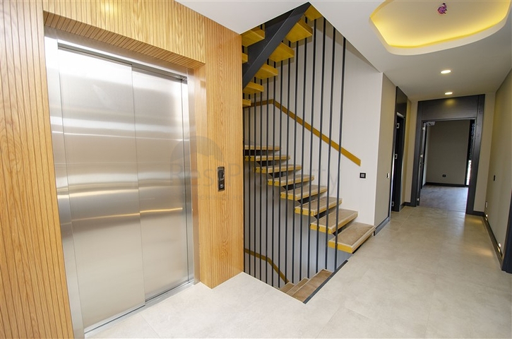 4 + 2 و 5 + 1 فلل ضمن مجمع  في أنطاليا