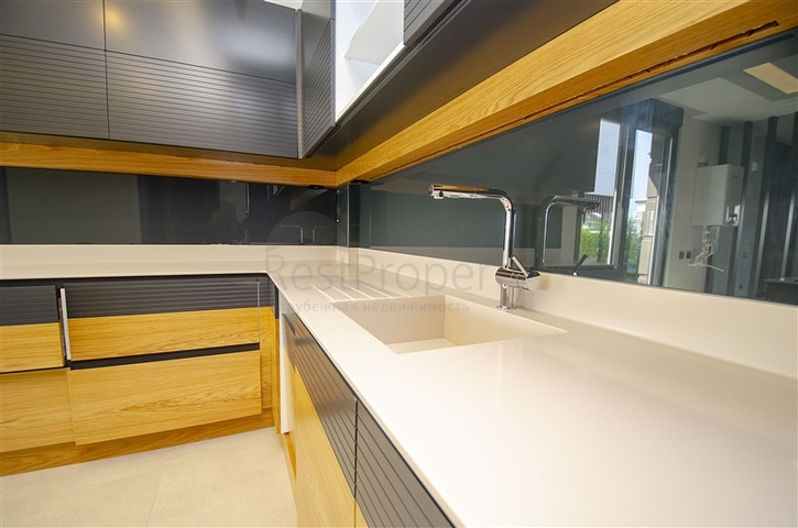 4 + 2 و 5 + 1 فلل ضمن مجمع  في أنطاليا