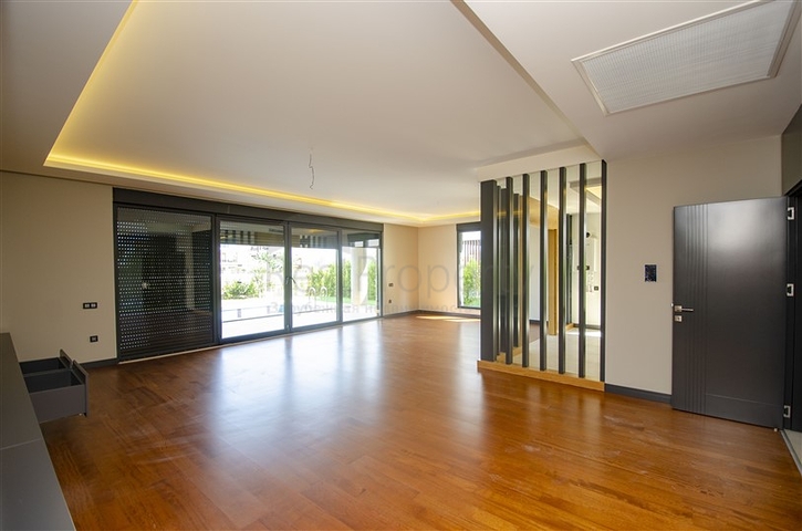 4 + 2 و 5 + 1 فلل ضمن مجمع  في أنطاليا