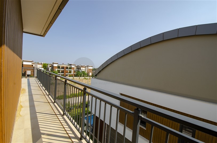 4 + 2 و 5 + 1 فلل ضمن مجمع  في أنطاليا