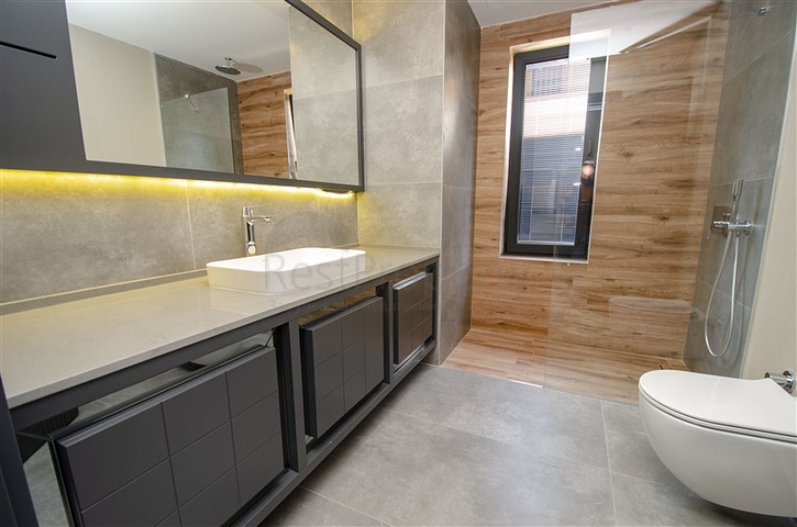 4 + 2 و 5 + 1 فلل ضمن مجمع  في أنطاليا