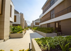 4 + 2 و 5 + 1 فلل ضمن مجمع  في أنطاليا