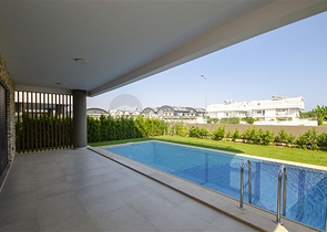 4 + 2 و 5 + 1 فلل ضمن مجمع  في أنطاليا