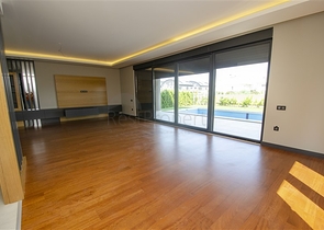 4 + 2 و 5 + 1 فلل ضمن مجمع  في أنطاليا