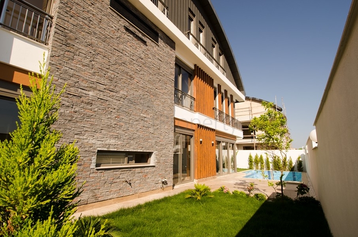 فلل في انطاليا بجانب مشروع بواشاي في انطاليا