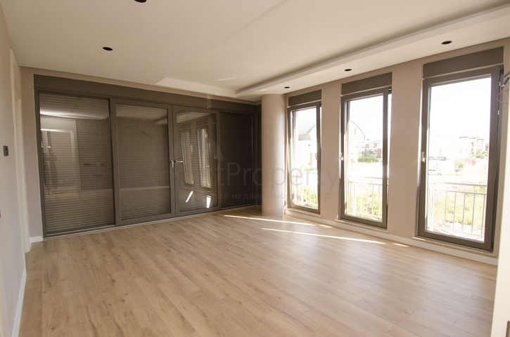 فلل في انطاليا بجانب مشروع بواشاي في انطاليا