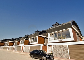 فلل في انطاليا بجانب مشروع بواشاي في انطاليا