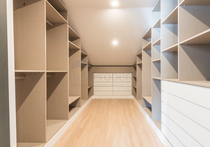 مجمع راقى من الفلل في أنطاليا بالقرب من مارينا بواكاي