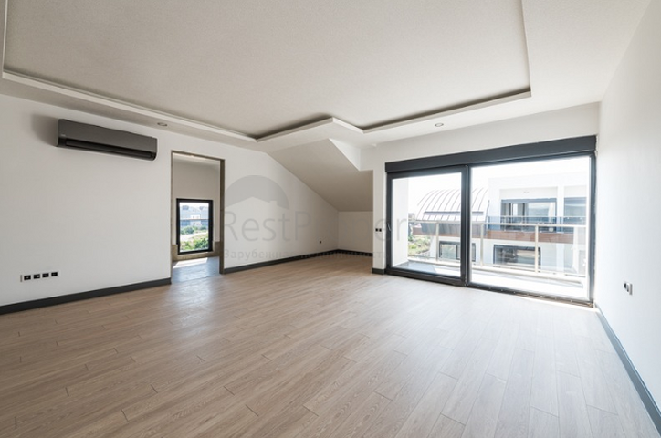 مجمع راقى من الفلل في أنطاليا بالقرب من مارينا بواكاي